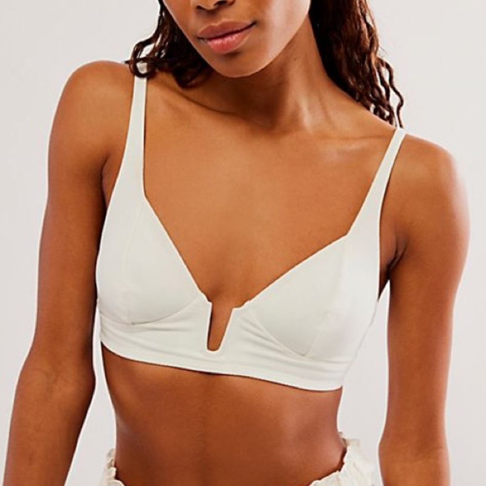 Everyday V-Neck Bralette in Cream